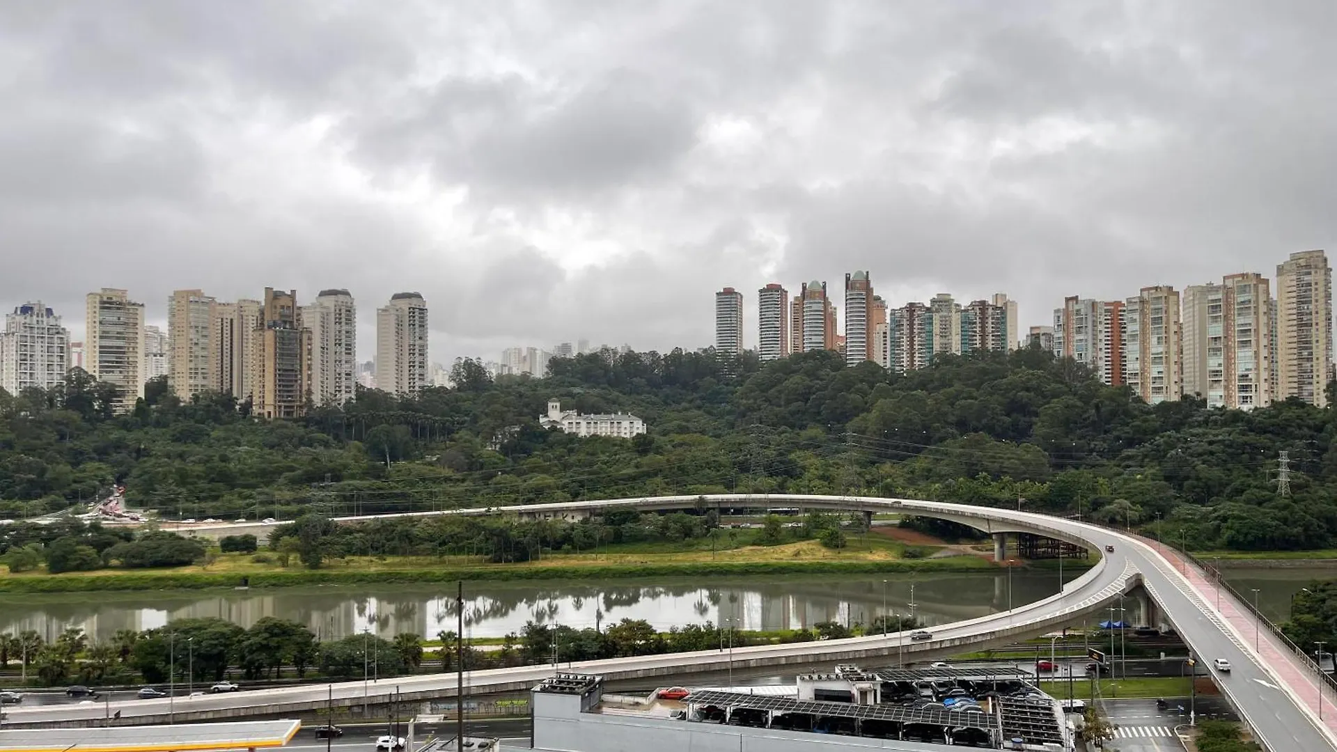 Apto Aconchegante - Linda Vista Para O Palacio Tangara Sao Paulo Brazil